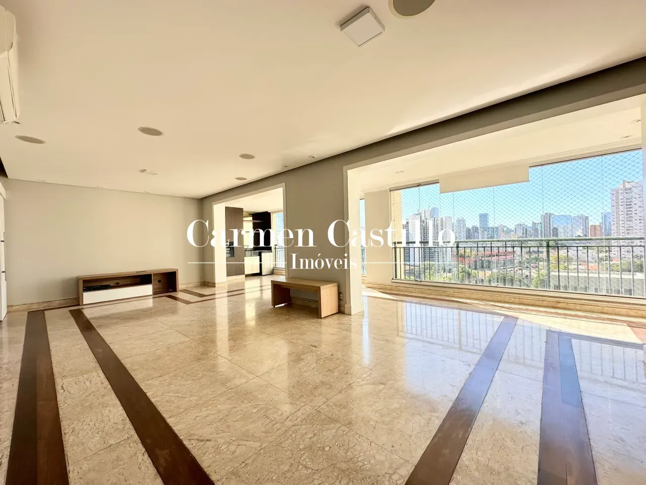 Imóvel para aluguel tem 168 metros quadrados com 4 quartos em Vila Gertrudes - São Paulo - SP